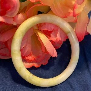 Elegant Green Genuine Jade Bangle